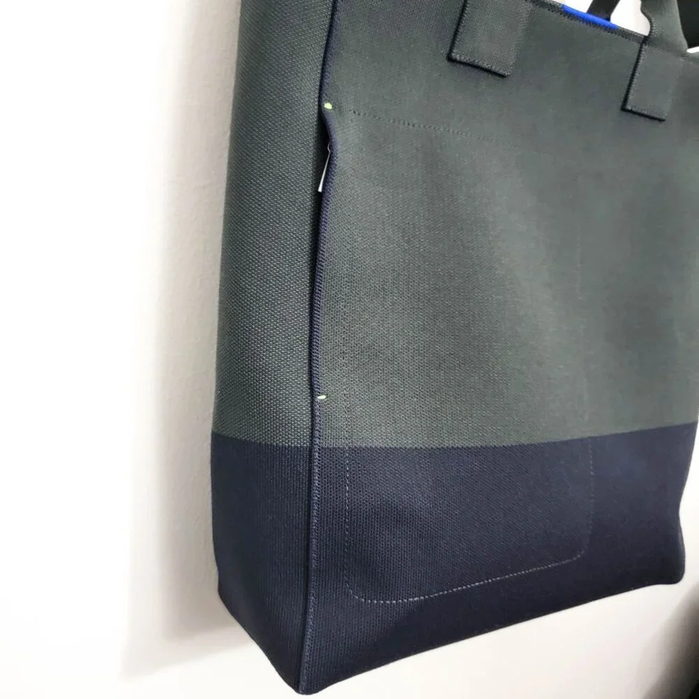 Rothy's Carryall Tote in Forest Green Black